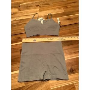 Forever 21 Jade green waffle knit seamless‎ bra and short set size medium NWT